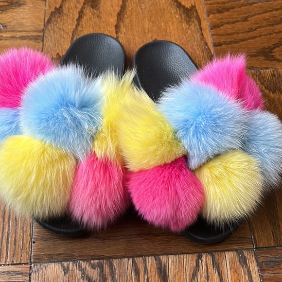 Fur slides shoes size 39 /8 Barbie pink yellow blue - Picture 4 of 13